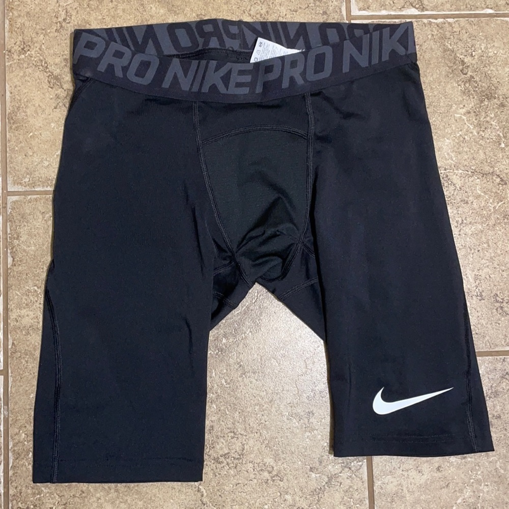 Men’s Nike Pros